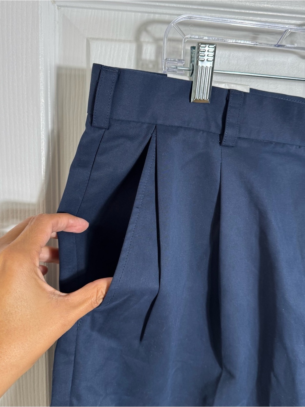 IZOD Golf Pleated Shorts Men's Size 40 Navy Stretch Waist NWT - Picture 6 of 7